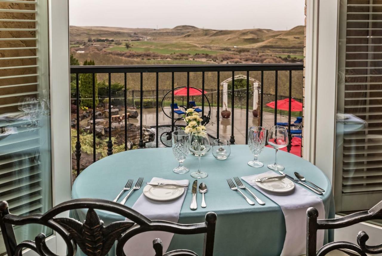 Bed and Breakfast Cameo Heights Mansion And The Vine Fine Dining Restaurant Touchet Екстер'єр фото